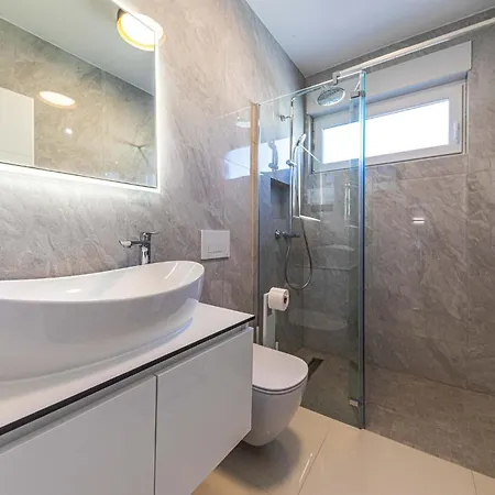 Gorgeous In Seget Donji Trogir