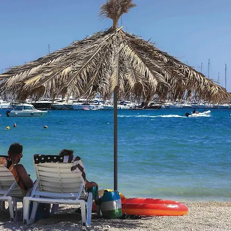 Gorgeous In Seget Donji Apartman Trogir