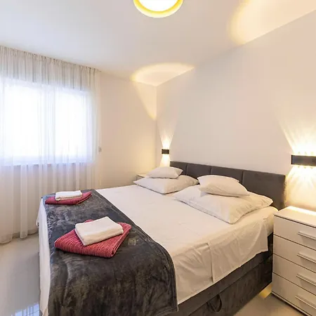 Gorgeous In Seget Donji