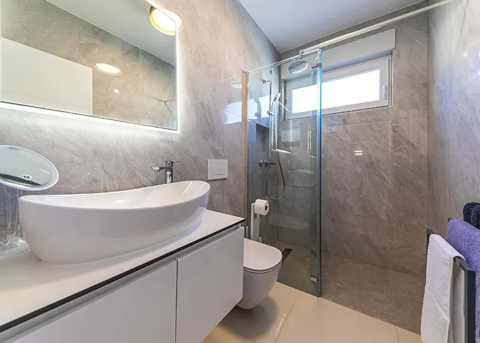 Gorgeous In Seget Donji Trogir