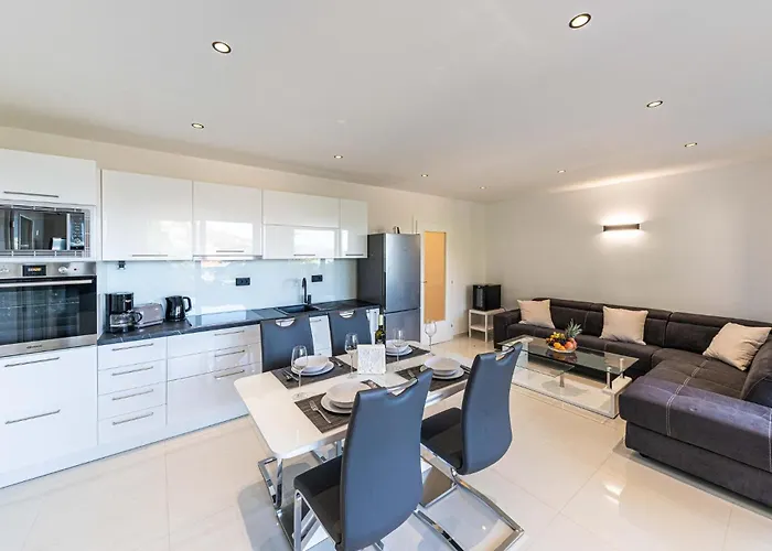 Gorgeous In Seget Donji Apartamento *